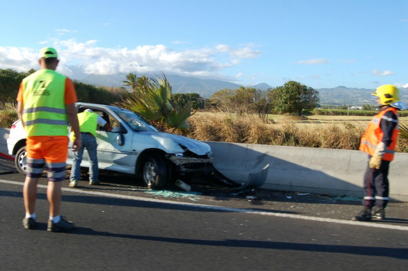 accident-306-pierrefonds-la-reunion