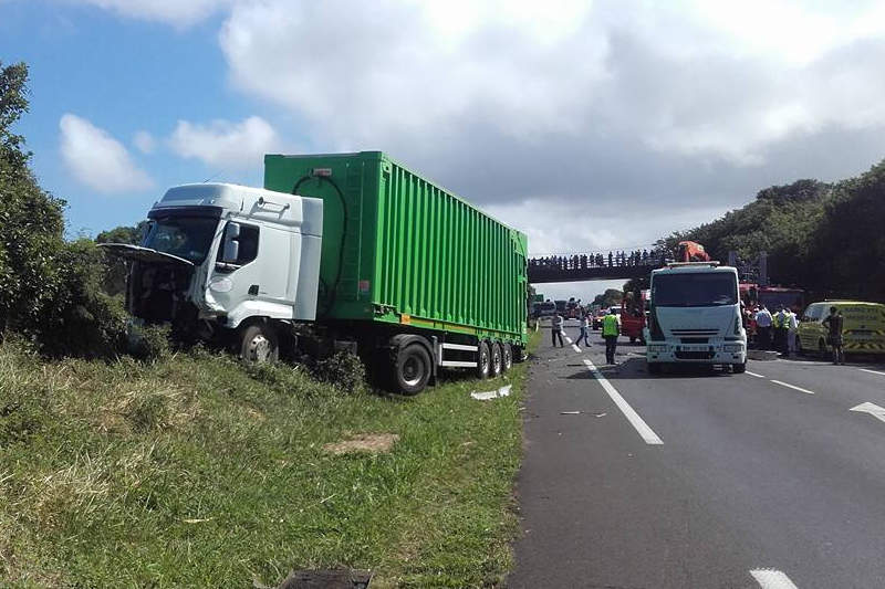 accident-cachalot-4x4-terre-sainte-la-reunion