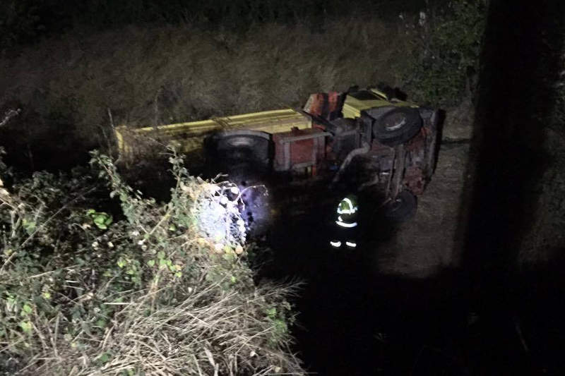 remorquage-camion-route-des-tamarins-etang-sale-la-reunion-0