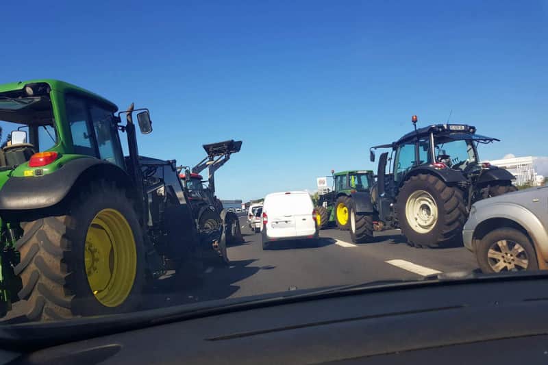 motards-bienfaiteurs-greve-planteur-saint-pierre-canne-sucre