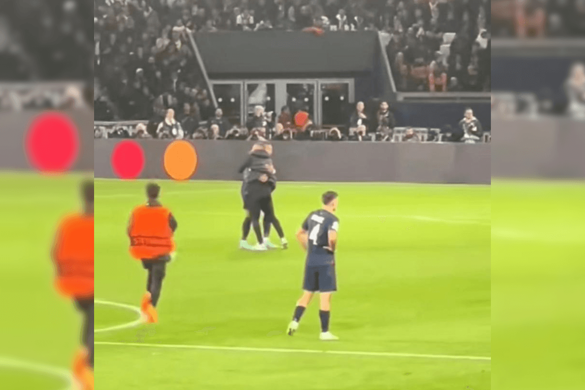 kylian-mbappé-calin