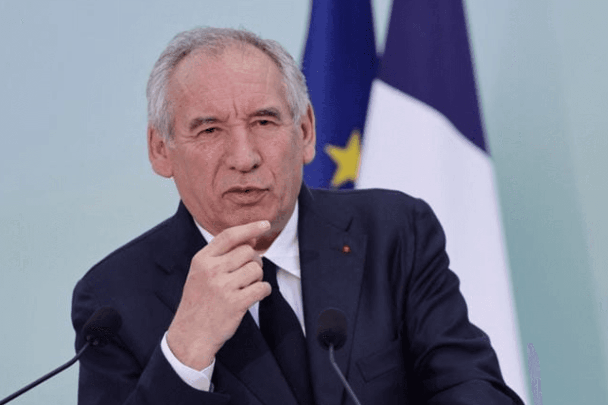 Bayrou couverture