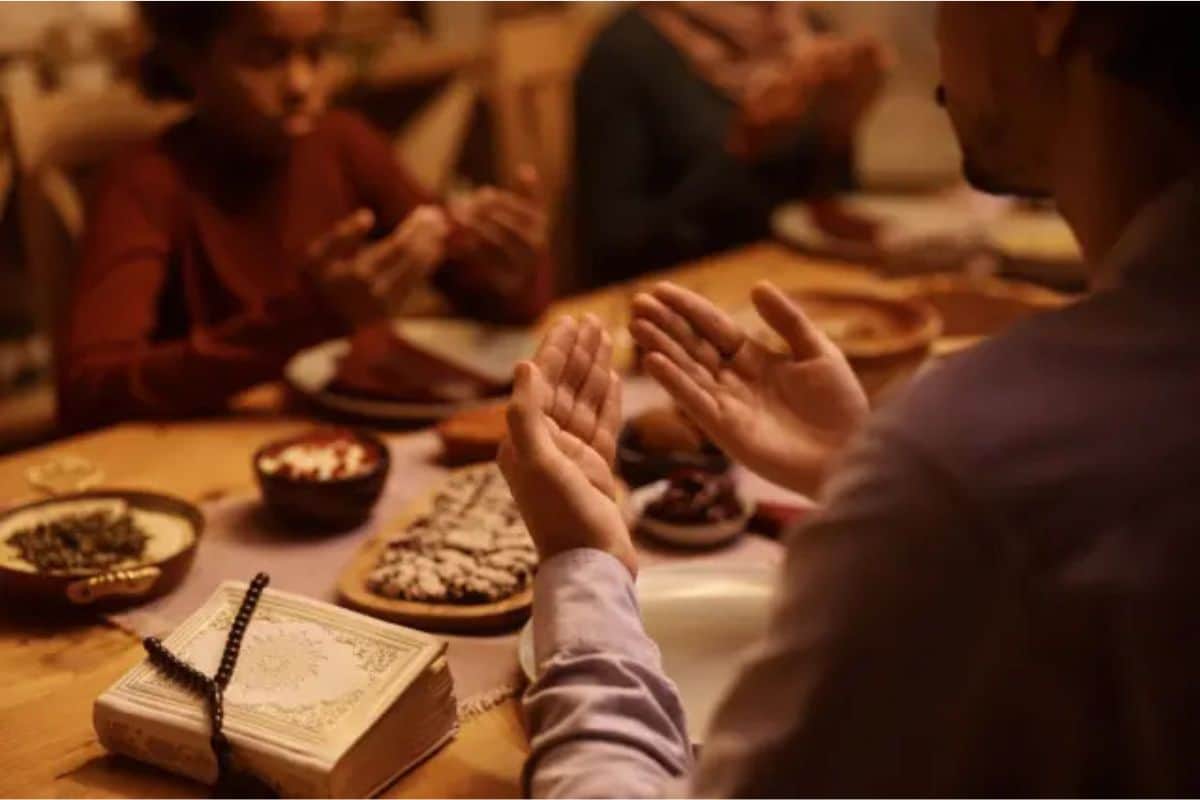 Pourquoi les musulmans jeûnent-ils pendant le Ramadan