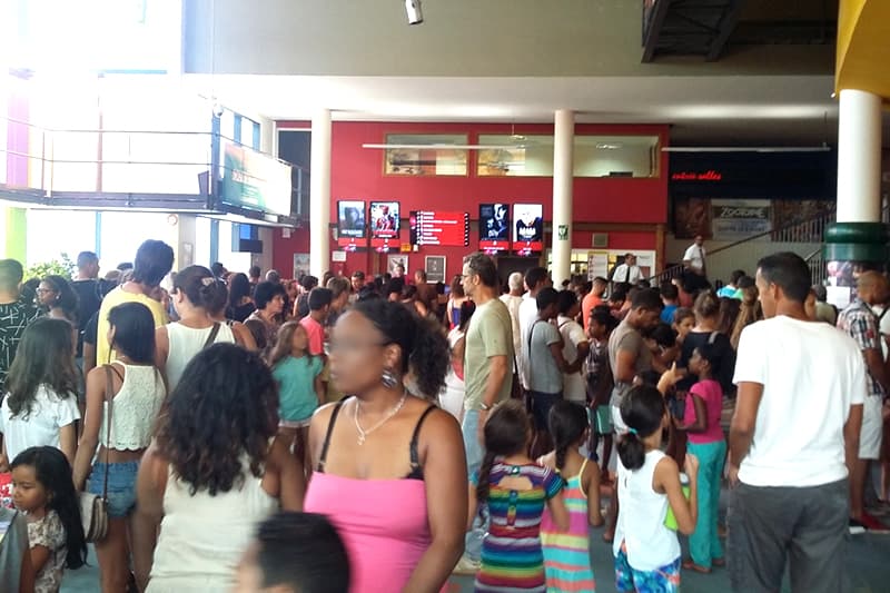 Les cinéphiles à l'assaut des salles obscures du Ciné Cambaie à Saint-Paul !