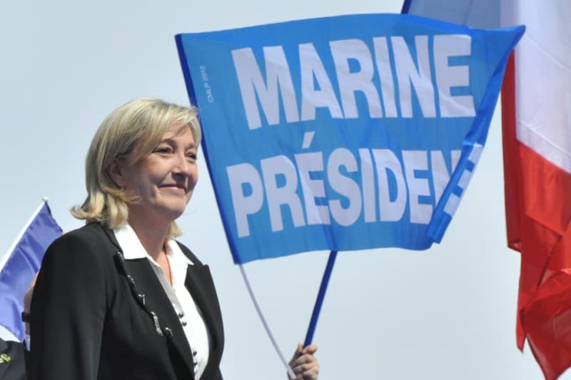 Le FN974 tacle le PS et les Républicains : « vivement 2017 que Marine remette de l'ordre »