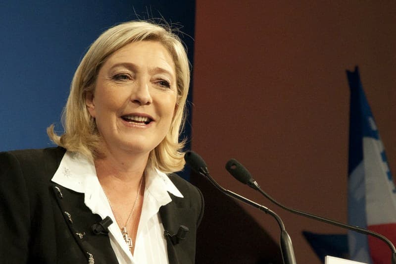 L'arrivée furtive de Marine Le Pen à La Réunion