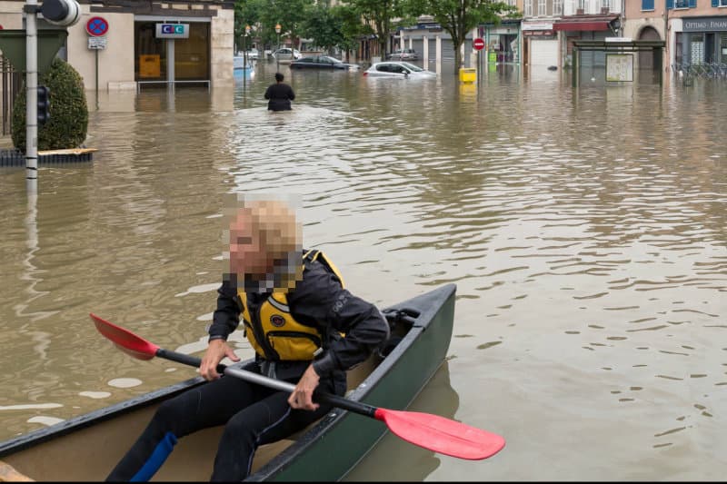 Inondation historique en France, la Seine franchit le seuil d’alerte