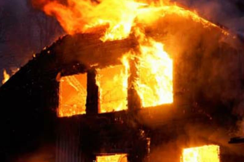 Sainte-Rose : un garçon de 8 ans sauve sa famille d'un incendie