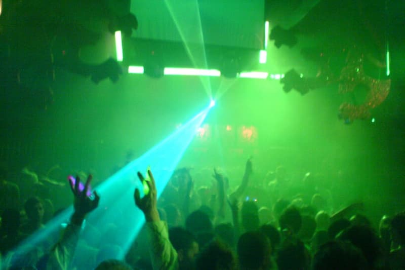 Faits divers : Saint-Pierre deux hommes cambriolent une discothèque et restent pour danser