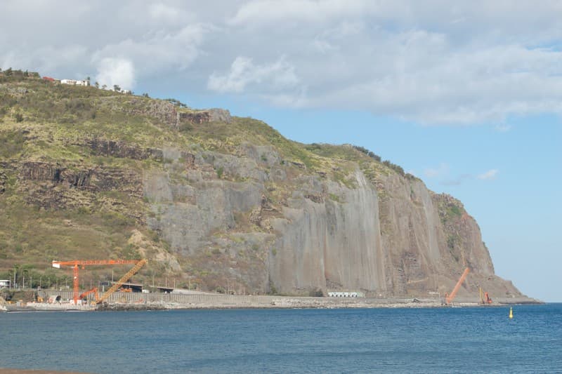 Bouchon monstre sur la Route du Littoral