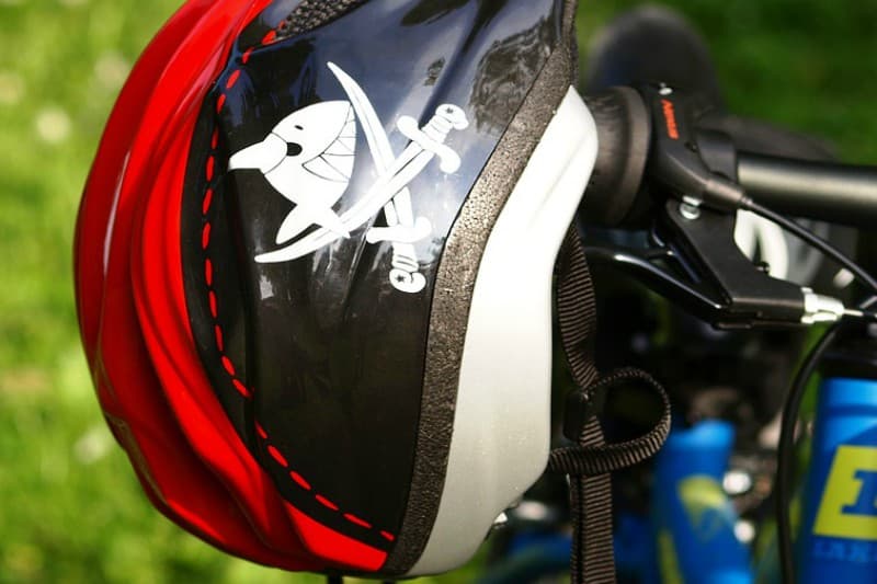 À vélo, le casque devient obligatoire pour les enfants de moins de 12 ans
