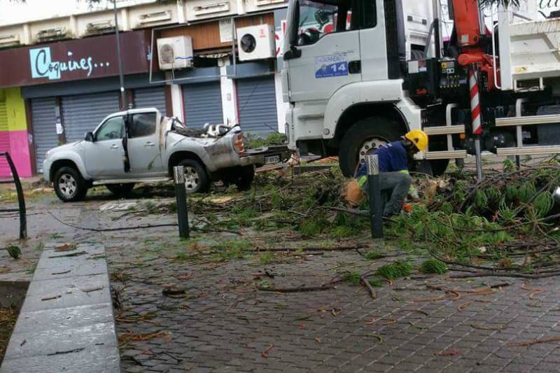 Les Réunionnais s'interrogent : « fallait-il déclencher une alerte rouge ? »
