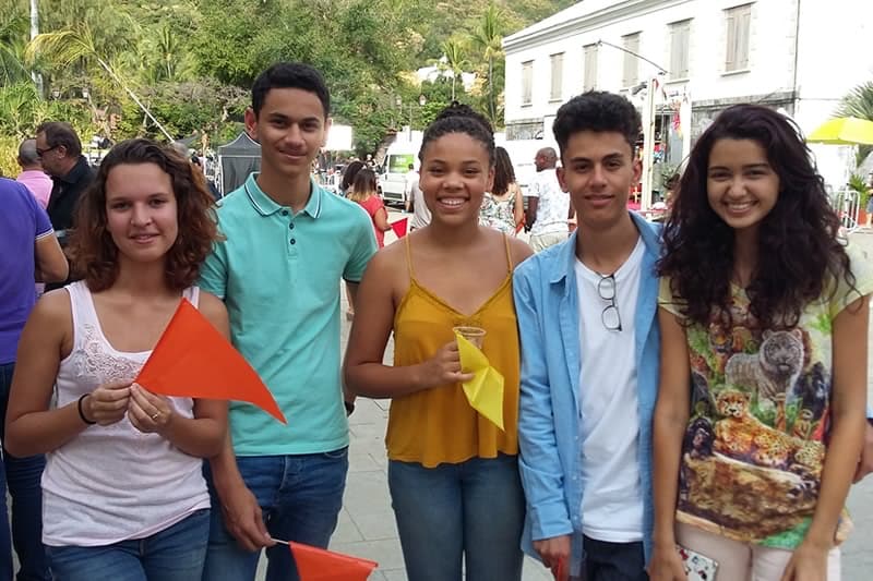 5 Réunionnais du conservatoire sur le tournage de « Scènes de ménage »