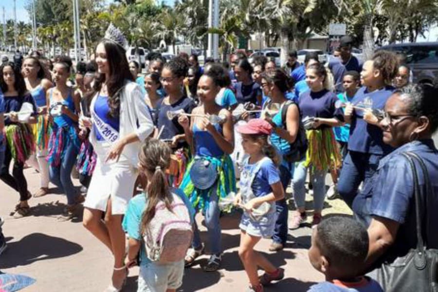 Semaine bleue : Miss Réunion à la rencontre des gramounes de l'EHPAD de la Ravine Blanche