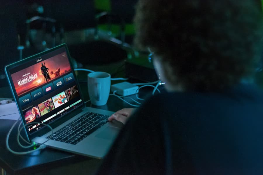 Ils trouvent des failles pour regarder Disney Plus à La Réunion avant l’heure.