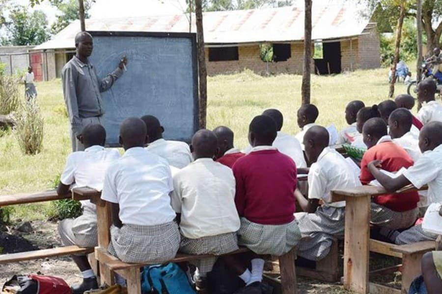 Coronavirus : les élèves kenyans reprendront les cours à la rentrée en extérieur