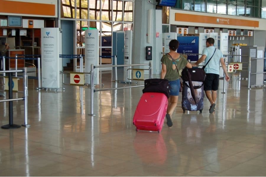 Pétition pour le retour de la septaine obligatoire à La Réunion : est-ce une bonne idée ?