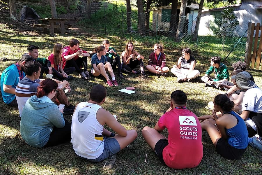 Les jeunes de kozemen à la rencontre de la jeunesse de Mafate