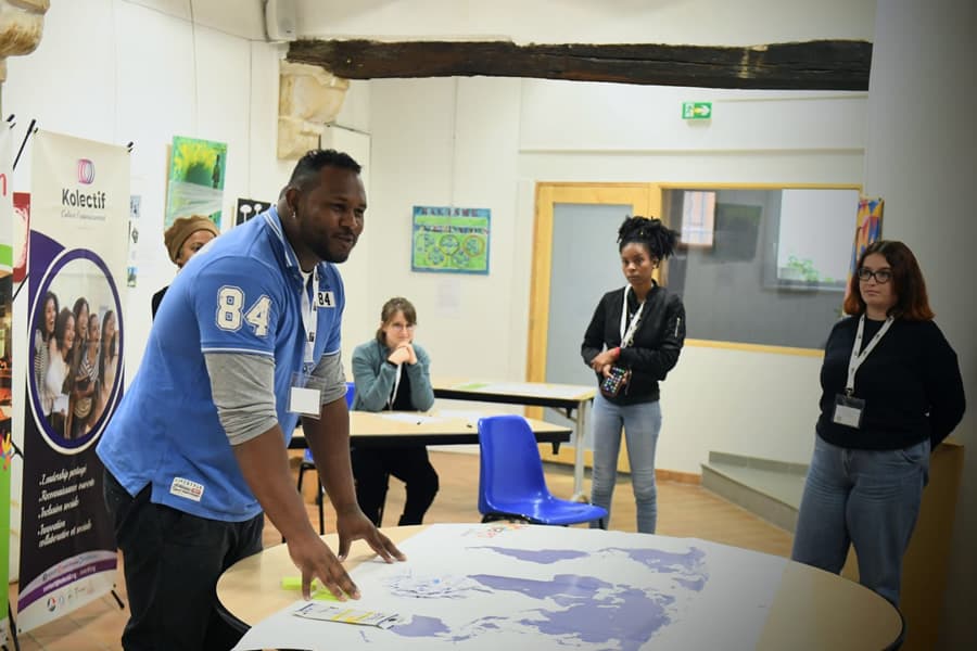 Education populaire : une délégation de jeunes réunionnais à Poitiers