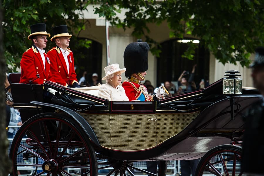 reine-queen-elisabeth-II