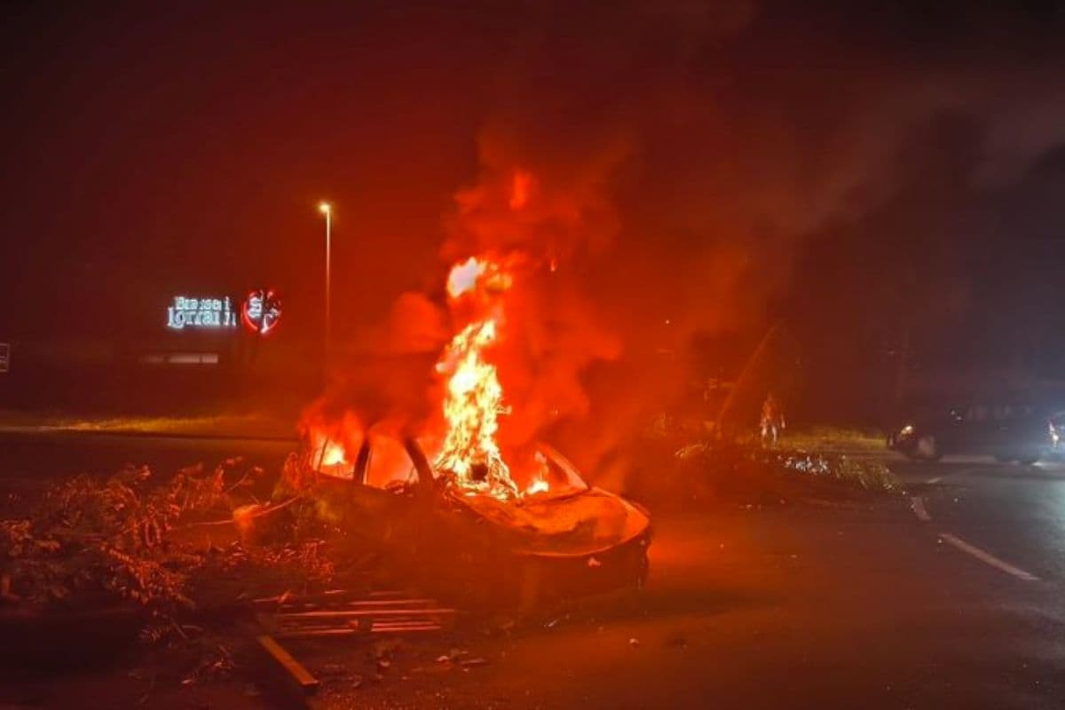 Couvre-feu en Martinique : des émeutes liées à la vie chère