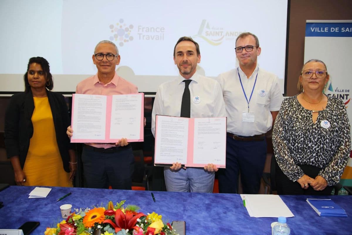 Saint-André : signature d'une convention entre France Travail et la mairie pour faciliter l'insertion professionnelle