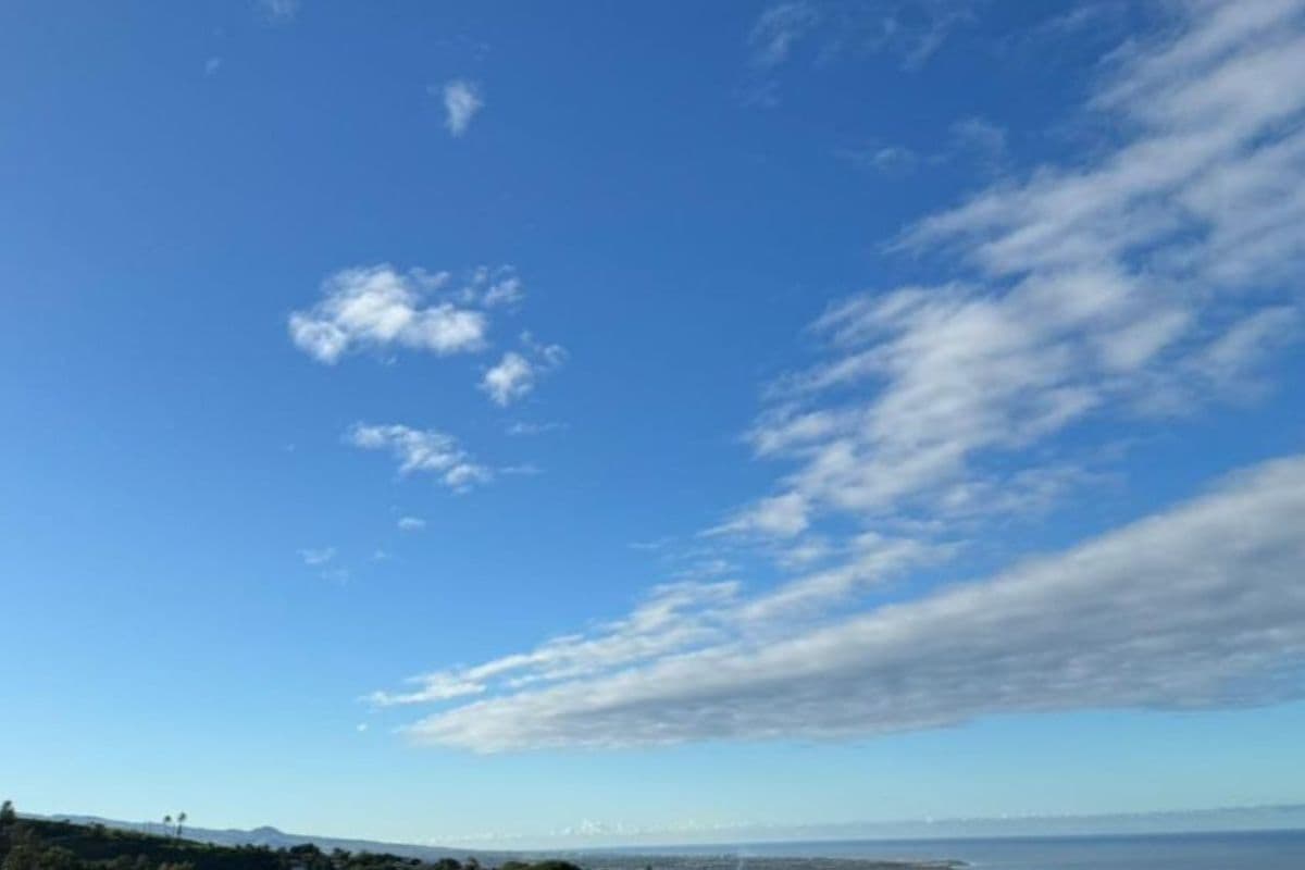 Journée ensoleillée sauf dans l'Est sous un ciel gris