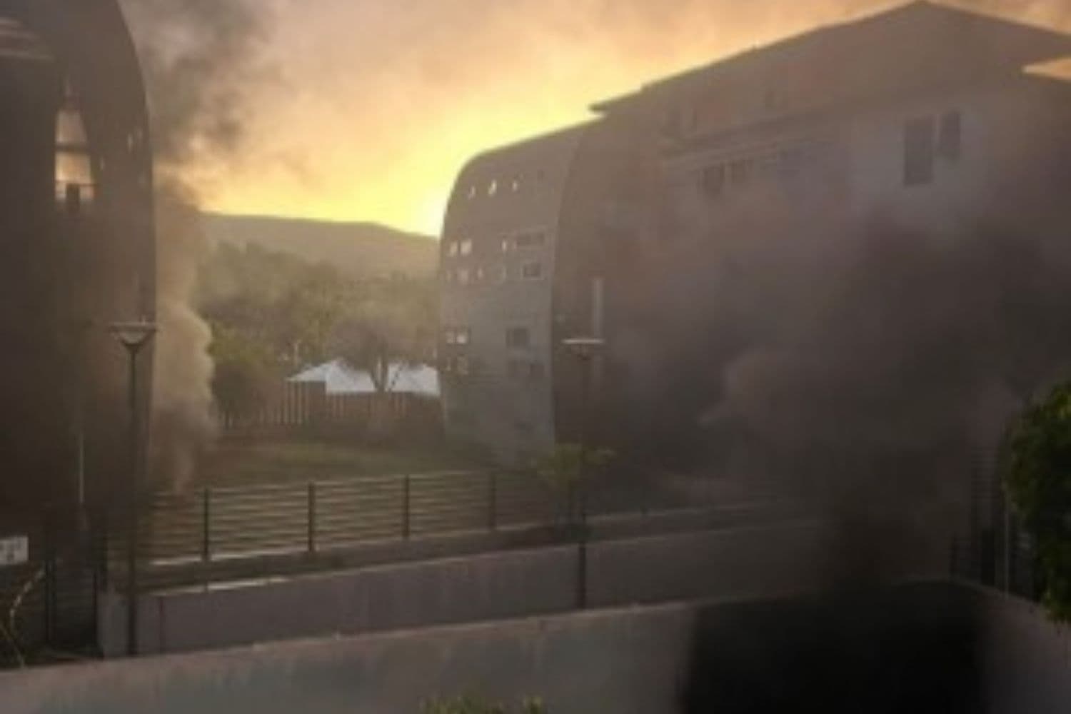 Incendie dans un immeuble à Saint-Pierre à La Réunion