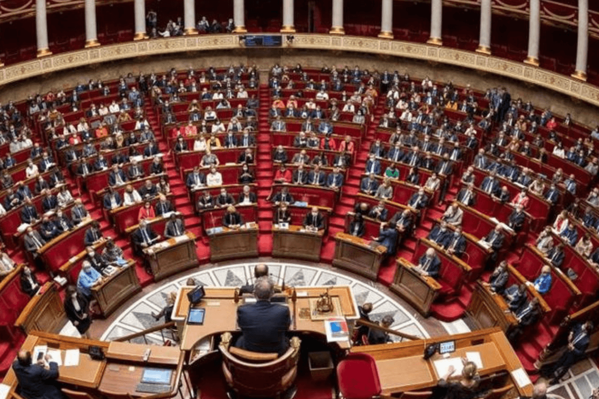 Fin de vie – L’Assemblée nationale adopte deux textes historiques