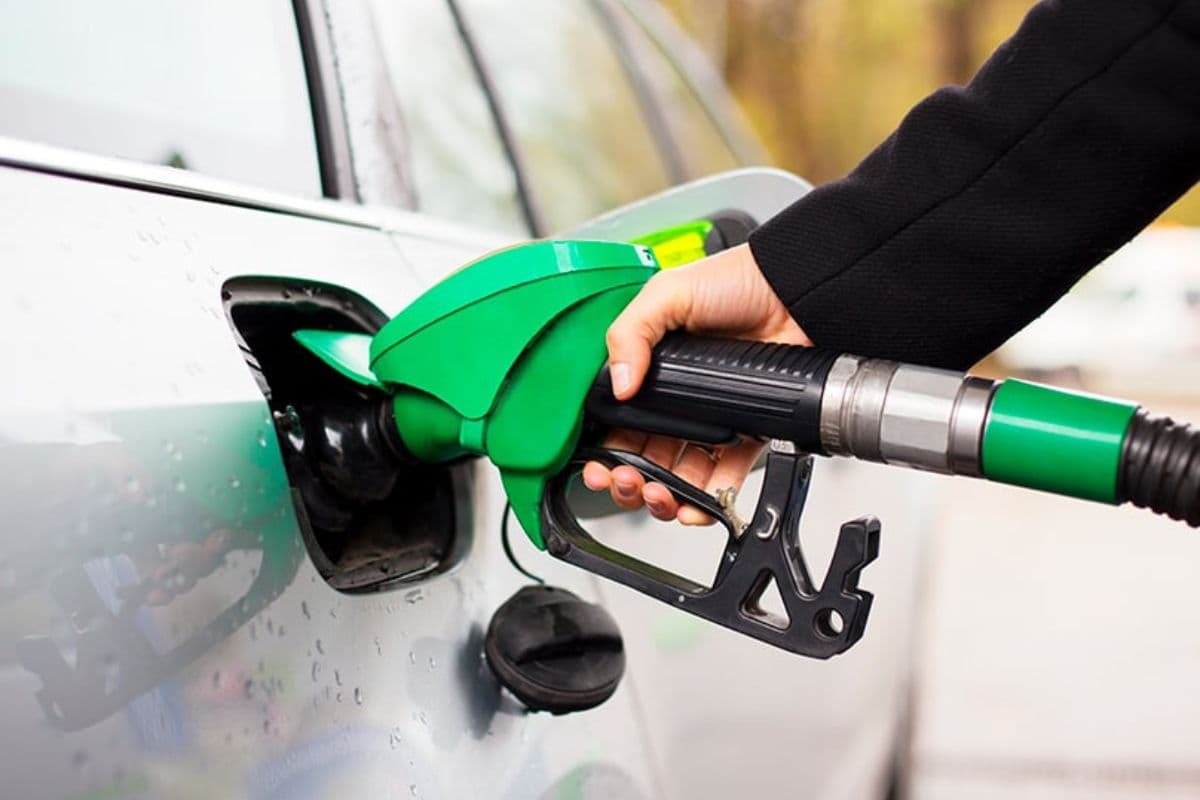 Prix des carburants à La Réunion : le sans‑plomb baisse de 4 centimes, le gazole reste stable