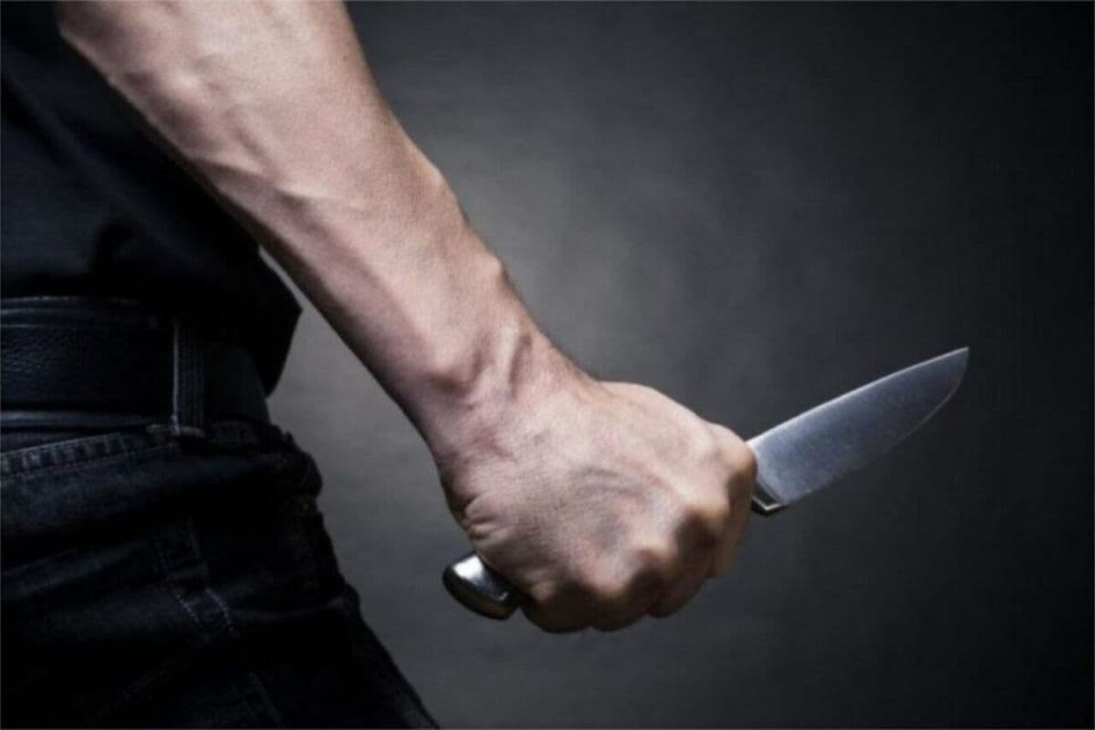 Coup de couteau au Chaudron : un homme poignardé à la tête devant un bar
