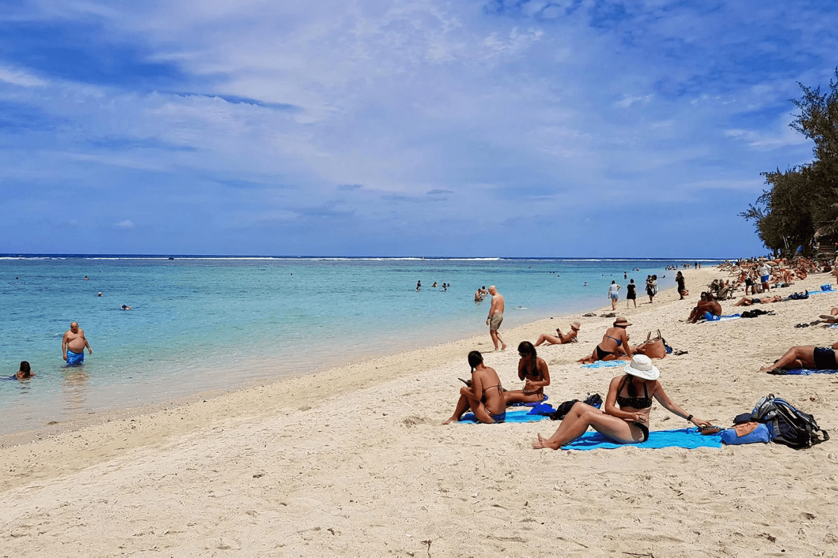 Incivilités à la plage : peut-on vraiment se baigner en toute sécurité à La Réunion ?