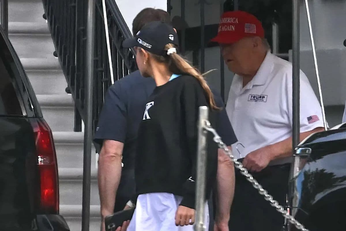Donald Trump réapparaît en public après des rumeurs virales sur sa mort