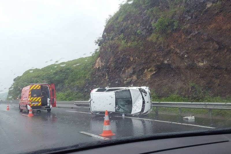 accident-route-tamarin-la-reunion