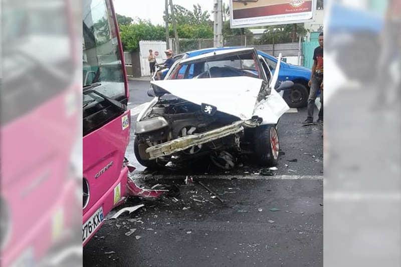 accident-306-bus-palissade-saint-louis-la-reunion
