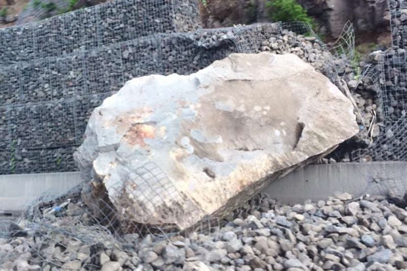 eboulis-route-littoral-la-reunion
