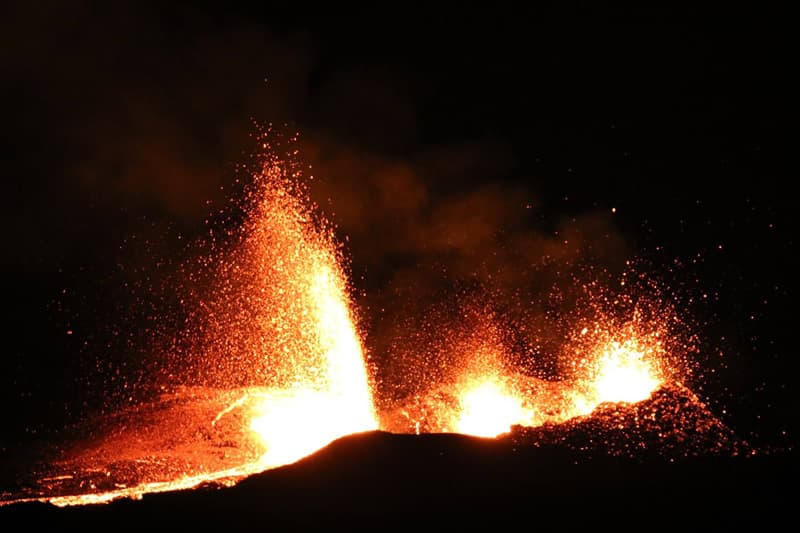 eruption-volcanique-piton-de-la-fournaise-3