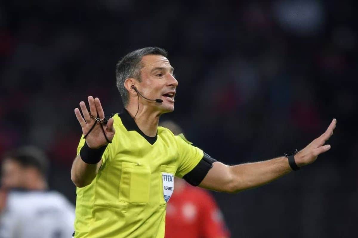 Les arbitres seront autorisés à porter des micros pendant les match de foot