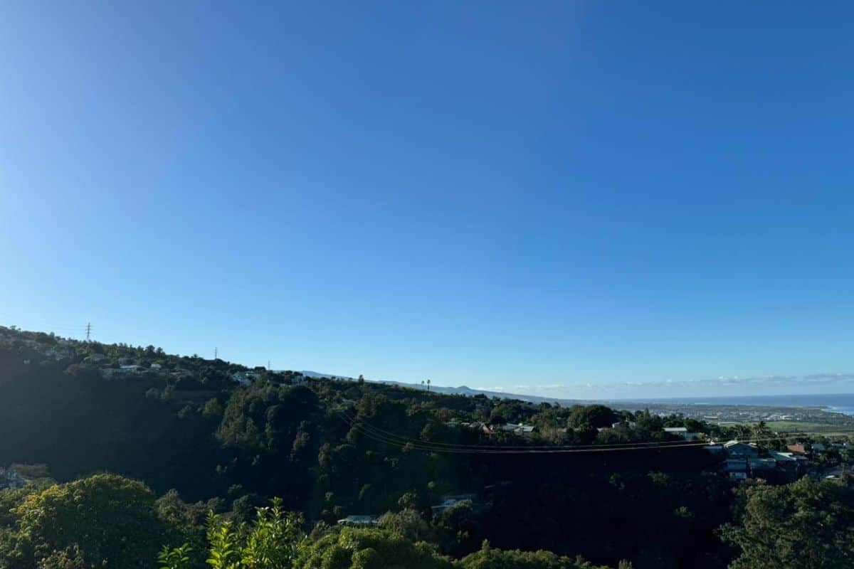 Une journée ensoleillée avec quelques nuages et un peu de vent une ode à la douceur