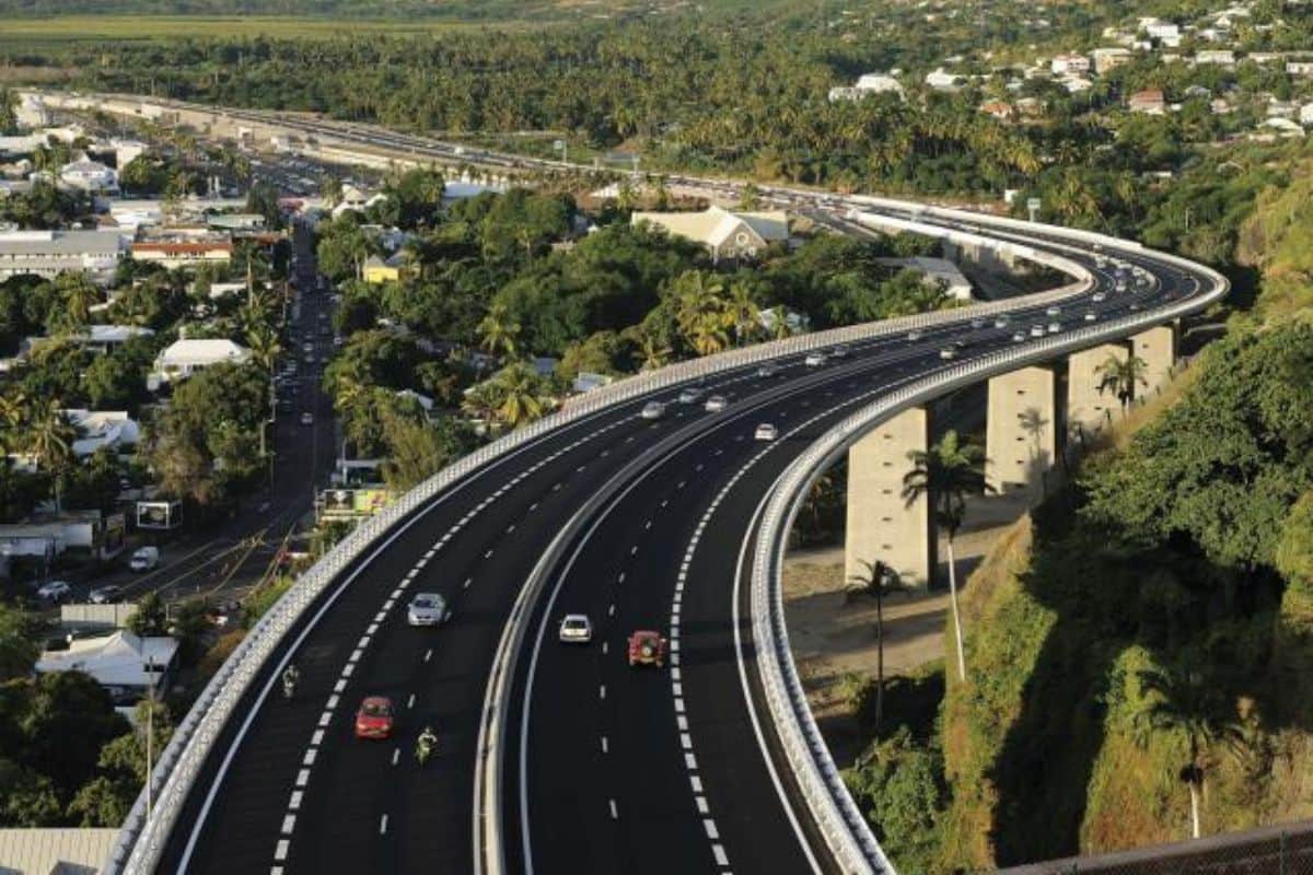 La Réunion enregistre 266 700 trajets quotidiens pour le travail, en hausse de 35 300 depuis 2010