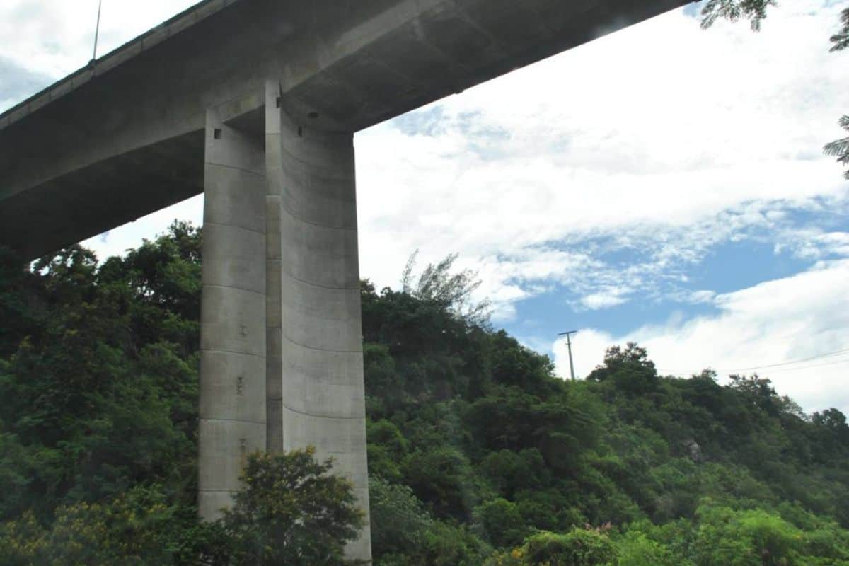 Le pont Vinh-San un policier hors service empêche un drame