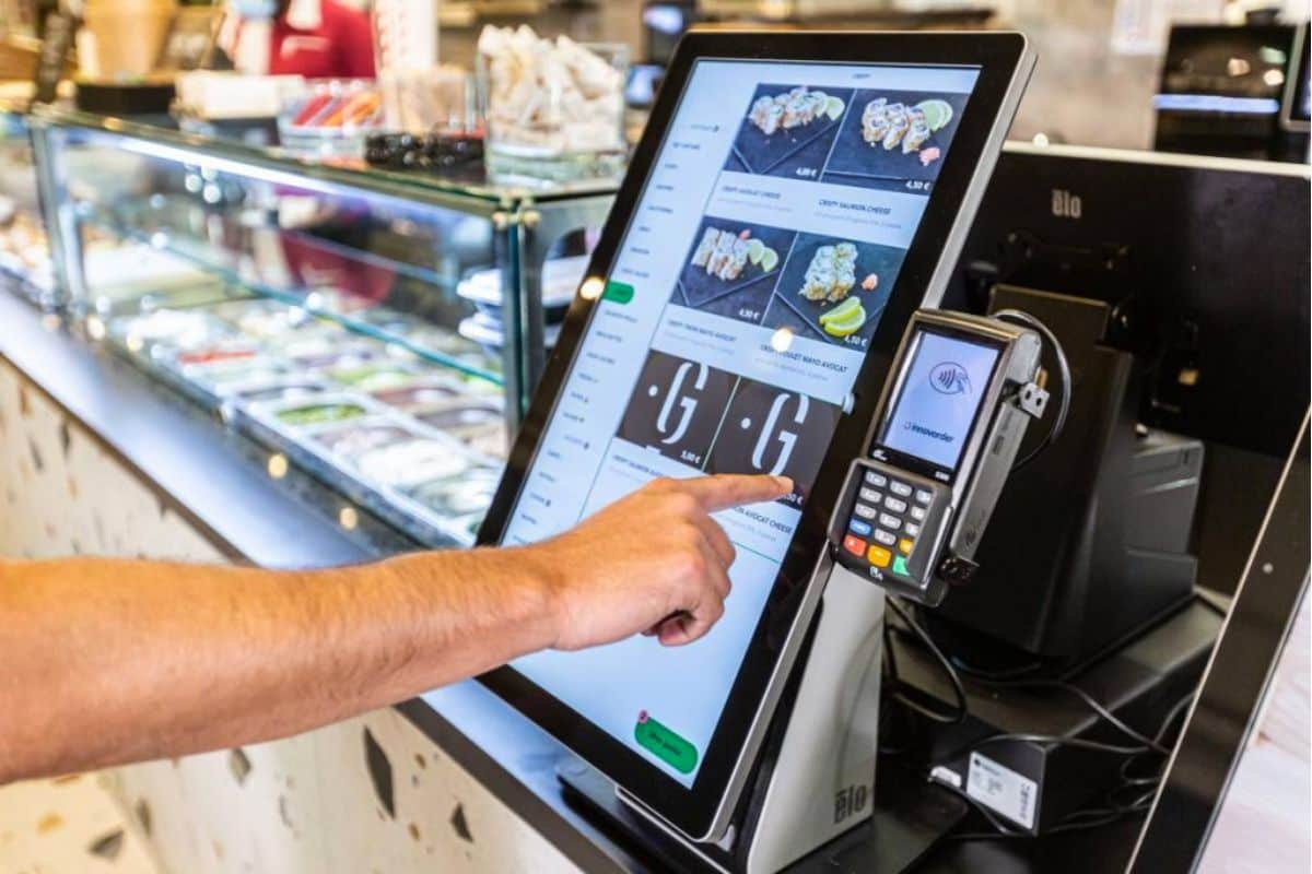 _une réduction potentielle de 25 % des postes dans plusieurs secteurs