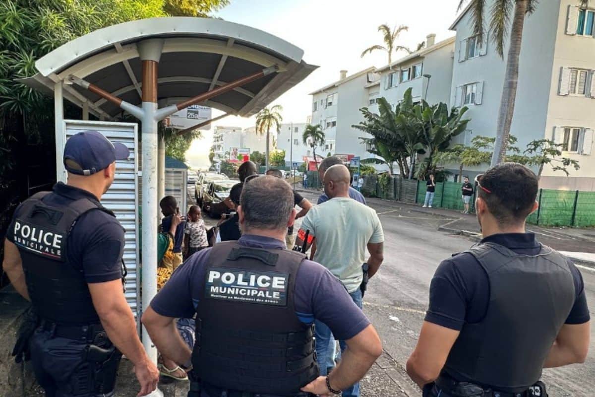 La Police Nationale renforce la sécurité au Moufia avec une opération place nette