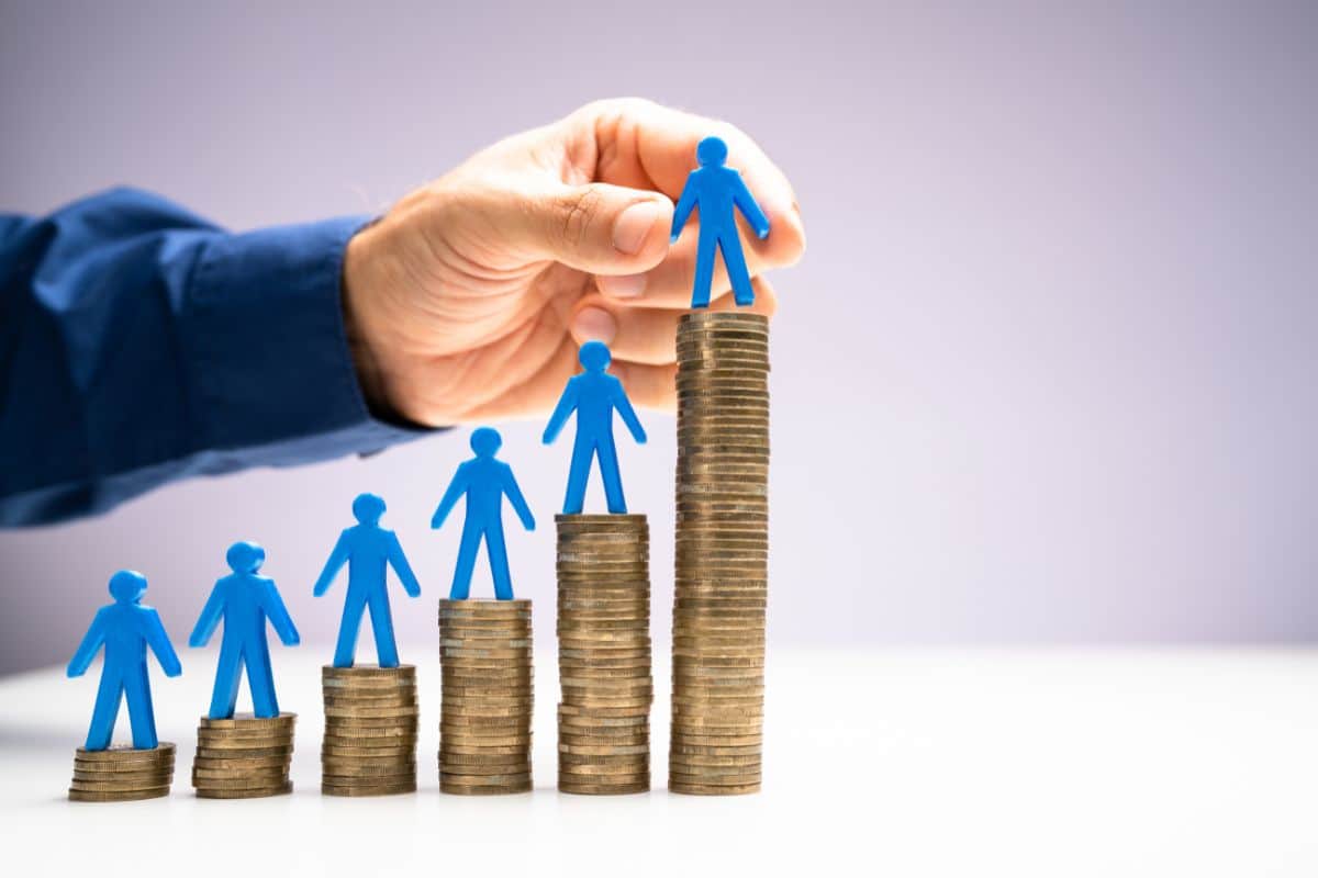 Le Smic augmente de 2 % ce mois-ci un nouveau montant pour les travailleurs