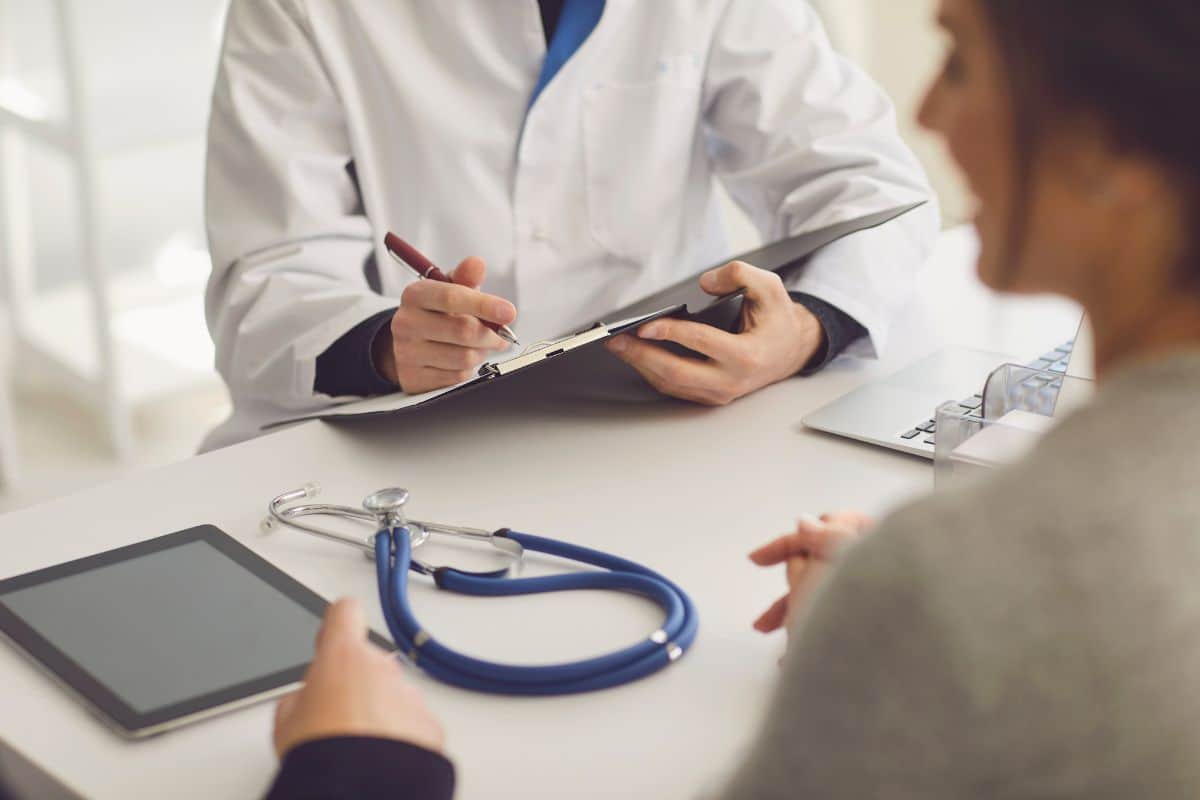 Les Français devront payer plus cher pour les soins en 2025