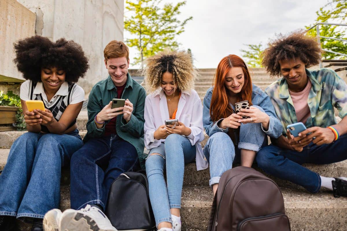 Les moins de 16 ans bientôt interdits d’utiliser les réseaux sociaux en Australie
