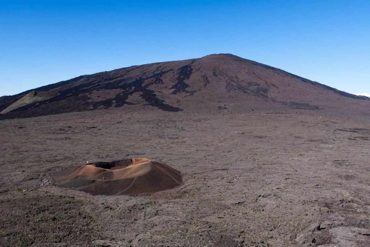 Secours d'une femme de 25 ans après un malaise au Piton de la Fournaise