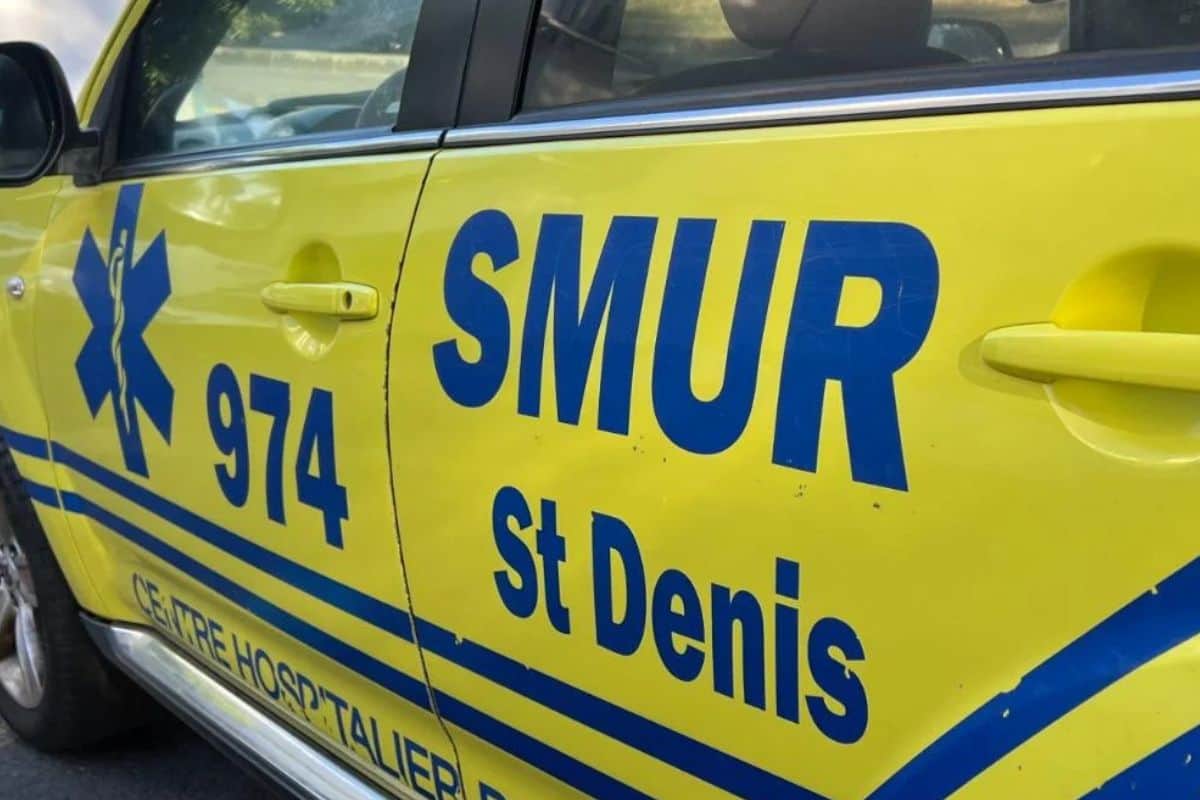 Un adolescent fait un malaise à l'arrêt de bus de l'Hôtel des Impôts à Saint-Denis