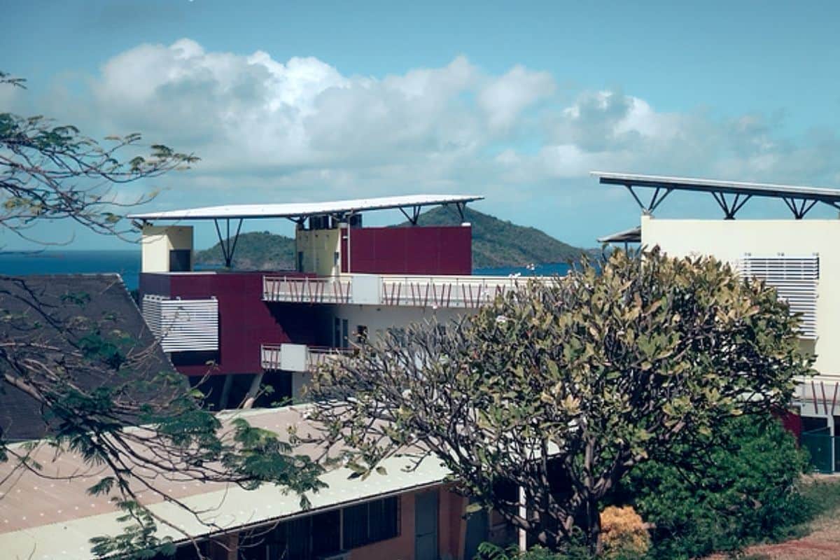 Violence à Mayotte un jeune de 20 ans perd la vie près du lycée Bamana