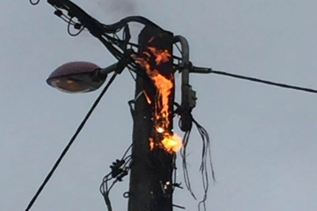 poteau prend feu ravine blanche